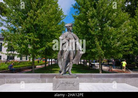 John Hancock Statue auf dem Hancock Adams Green auf dem Quincy Square im Stadtzentrum von Quincy, Massachusetts, USA. John Hancock war ein Gründungsvater und Stockfoto