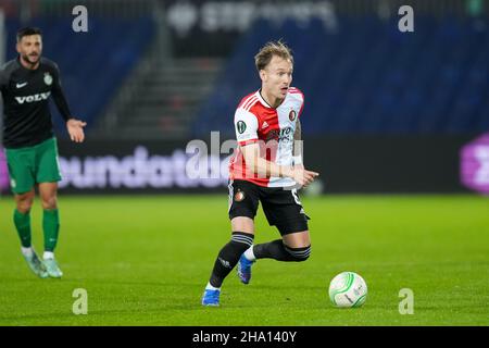 Rotterdam, Niederlande. 09th Dez 2021. ROTTERDAM, NIEDERLANDE - 9. DEZEMBER: Mark Diemers von Feyenoord Rotterdam während des UEFA Conference League Group Stage-Spiels zwischen Feyenoord Rotterdam und Maccabi Haifa F.C. im Stadion Feijenoord De Kuip am 9. Dezember 2021 in Rotterdam, Niederlande (Foto: Yannick Verhoeven/Orange Picics) Credit: Orange Pics BV/Alamy Live News Stockfoto