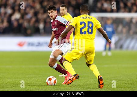 London, Großbritannien. 09th Dez 2021. Sonny Perkins von West Ham United während des UEFA Europa League Group H-Spiels zwischen West Ham United und Dinamo Zagreb im Londoner Stadion am 9th 2021. Dezember in London, England. (Foto von Daniel Chesterton/phcimages.com) Quelle: PHC Images/Alamy Live News Stockfoto