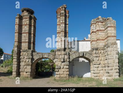 San Lazaro Aquädukt römische Überreste, Merida, Spanien. Infrastruktur, die Wasser aus unterirdischen Quellen und Bächen brachte Stockfoto