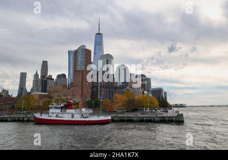 Downtown Manhattan als ein Sturm hereinzieht Stockfoto