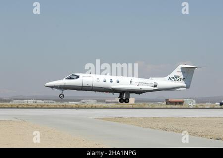 CALSPAN Learjet landet auf der Edwards Air Force Base in Kalifornien Stockfoto