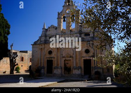 Das Arkadi-Kloster ist ein östlich-orthodoxes Kloster, das südöstlich von Rethymnon auf der Insel Kreta in Griechenland liegt Stockfoto