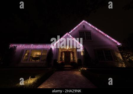 Weihnachten Nacht Lichter Dekoration Haus Stockfoto