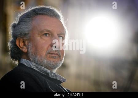 Turin, Italien. 03. Dezember 2021. Der Mathematiker Piergiorgio Odifreddi blickt auf eine Veranstaltung im Rahmen des Festival del Classico. Kredit: Nicolò Campo/Alamy Live Nachrichten Stockfoto