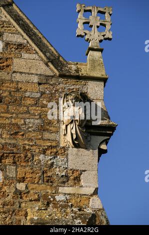 Die sächsische Kirche All Saints im Dorf Earls Barton, Northamptonshire, Großbritannien; äußeres architektonisches Detail Stockfoto