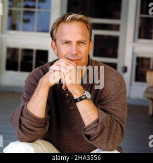 Botschaft in der Flasche Jahr : 1999 USA Regie: Luis Mandoki Kevin Costner Stockfoto