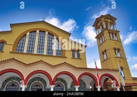 LARISSA, GRIECHENLAND - 06. Dez 2021: Metropolitan Church of Agios AchilleiosAgios Achilleios ist die Metropolitan Church der Stadt Larissa Stockfoto