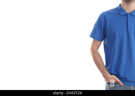 Mann in blanko blauem Polo isoliert auf weißem Hintergrund Stockfoto