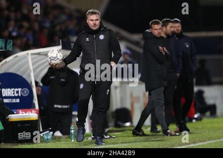 HARTLEPOOL, GBR. DEZ 8th Rochdale-Manager Robbie Stockdale während des Spiels der Sky Bet League 2 zwischen Hartlepool United und Rochdale im Victoria Park, Hartlepool, am Mittwoch, 8th. Dezember 2021. (Kredit: Mark Fletcher | MI News) Kredit: MI Nachrichten & Sport /Alamy Live News Stockfoto