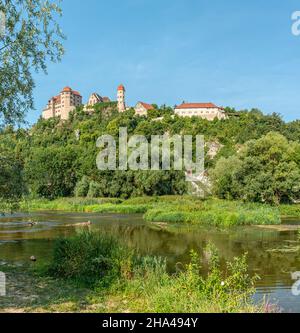 Blick auf die Harburg im Sommer vom Wörnitzer Tal, Schwaben, Bayern, Deutschland Stockfoto