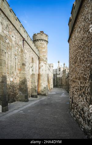 schuwalow Passage bei woronzow Palast in krim, russland. woronzow Palast ist eine der wichtigsten touristischen Attraktionen der krim. Historische Architektur der krim im Sommer. Stockfoto