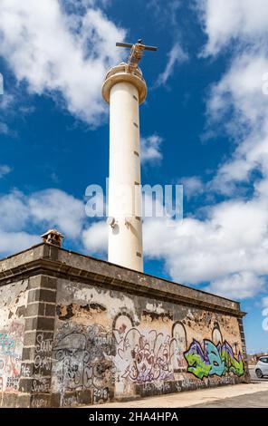 Alter und neuer Leuchtturm, faro de punta pechiguera, playa blanca, lanzarote, Kanaren, kanarische Inseln, spanien, europa Stockfoto