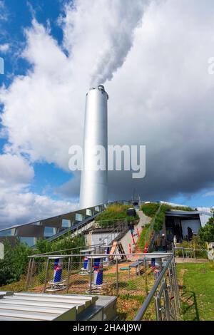 Kopenhagen, Koebenhavn: Amager Bakke (Amager Hill, Amager Slope, Copenhill) ist eine Kraft-Wärme-Kopplungsanlage und Sportanlage Stockfoto