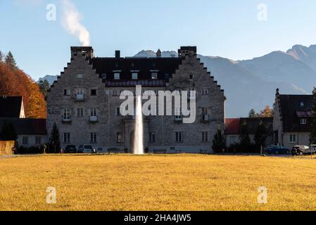 Schloss kranzbach bei klais, im Stil eines englischen Landhauses erbaut, Gemeinde krün, oberbayern, bayern, deutschland Stockfoto