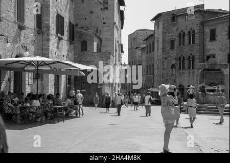 Alte Straße in san gimignano, toskana, italien. san gimignano ist typisch toskanische mittelalterliche Stadt in italien. Stockfoto