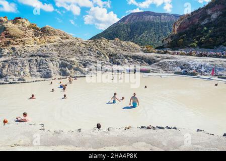 Schlammbad, Vulkaninsel, Äolische Inseln, Sizilien, Italien, Stockfoto