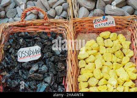 Vulkanstein Souvenirs, Lipari Insel, Äolischen Inseln, Sizilien, Italien, Stockfoto