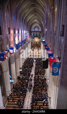 Der Rezessional nach dem Trauerdienst für den ehemaligen US-Senator Bob Dole (Republikaner von Kansas) in der Washington National Cathedral in Washington, DC am Freitag, dem 10. Dezember 2021.Quelle: Ron Sachs/CNP /MediaPunch Stockfoto