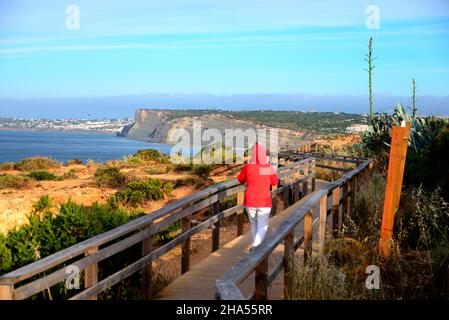 Felsenlandschaft in der Nähe von Lagos, Algarve, Südportugal Stockfoto