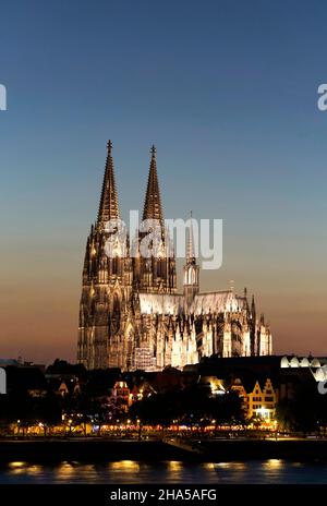 deutschland, Nordrhein-westfalen, köln, kölner Dom, abends beleuchtet Stockfoto