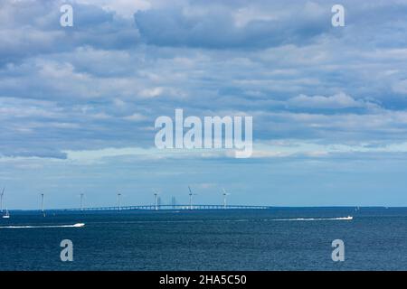 Kopenhagen, Koebenhavn: Öresund- oder Oeresund-Brücke, Windturbinen, Schiffe, in , Seeland, Sealand, Sjaelland, Dänemark Stockfoto