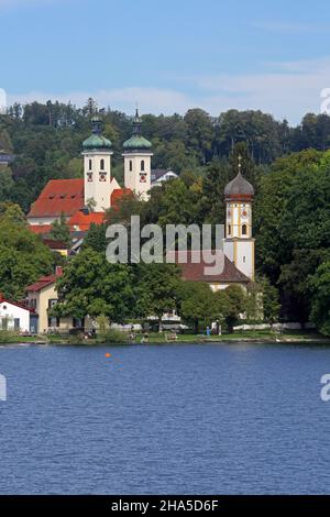 Tutzing, im Vordergrund die St. Peter und Paul Kirche, Starnberger See, 5-Seen-Land, Oberbayern, Bayern, Deutschland Stockfoto