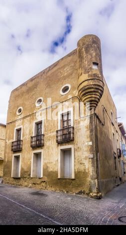 Haus in der ehemaligen befestigten Burg in fleury d'aude. Warten Sie an der südöstlichen Ecke. Stockfoto