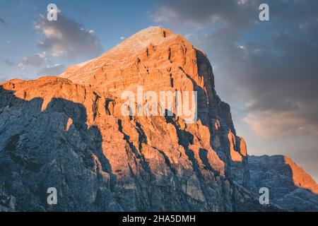 tofana di rozes bei Sonnenuntergang, dolomiten, cortina d' ampezzo, belluno, venetien, italien Stockfoto
