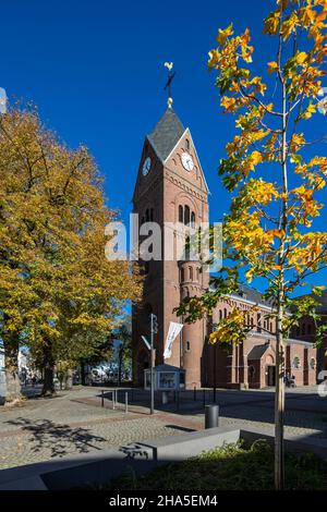 deutschland,langenfeld (rheinland),bergisches Land,niederbergisches Land,niederberg,rheinland,Nordrhein-westfalen,Nordrhein-westfalen,langenfeld-immigrath,katholische Pfarrkirche St. josef,Backsteinbasilika,romanik Stockfoto