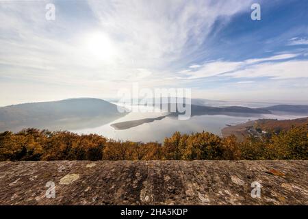 Vom Schloss waldeck mit Blick auf den edersee und die umliegenden Naturparks, nordhessen, deutschland Stockfoto