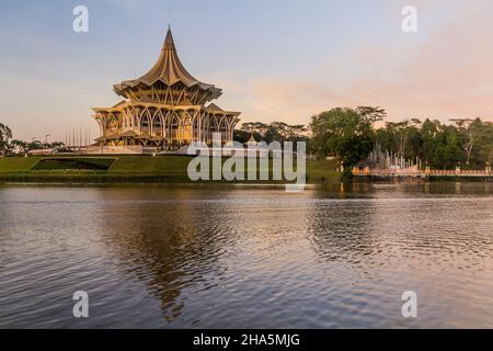 Sarawak State Legislative Assembly Building im Zentrum von Kuching, Malaysia Stockfoto