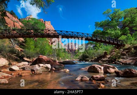 Fußgängerbrücke über den Virgin River, Zion National Park, Utah Stockfoto