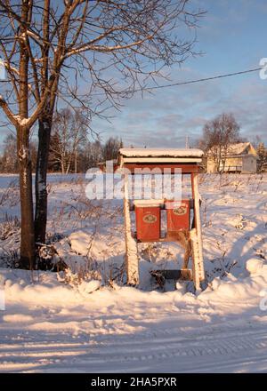 Zwei rote Briefkästen, Raattama, lappland, finnland Stockfoto