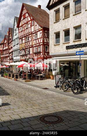 Fachwerkhäuser in der historischen Altstadt von ochsenfurt am Main, Bezirk würzburg, unterfranken, franken, bayern, deutschland Stockfoto