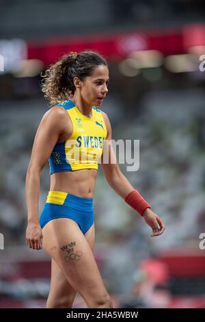 Angelica Bengtsson nimmt an den Olympischen Spielen 2020 in Tokio in der Disziplin „Stabhochsprung“ Teil. Stockfoto