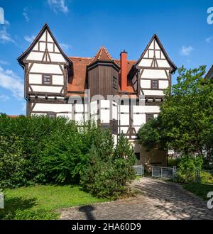 Das Haus am Gorisbrunnen wurde zwischen 1476 und 1479 im Auftrag von Graf eberhard v. von württemberg als Stadthaus, vermutlich für Hofgäste, erbaut. Das Fachwerkhaus gilt als Vorbote der Renaissance in württemberg. Restaurierung und Wiederaufbau des Originalstaates im Jahr 1977/81 durch die volksbank stiftung haus am gorisbrunnen,Bad urach,baden-württemberg,deutschland Stockfoto