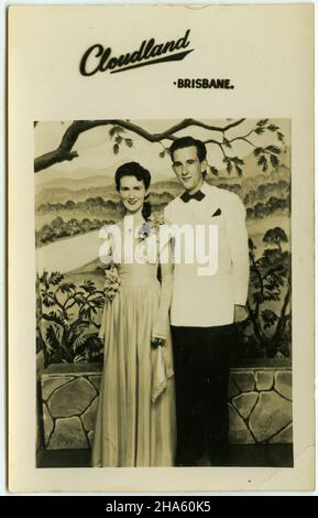 Foto eines Paares im Cloudland Ballroom in Brisbane, Australien, um 1940. McKechnie Kollektion für die Familie. Stockfoto