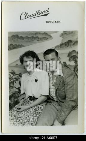 Foto eines Paares im Cloudland Ballroom in Brisbane, Australien, um 1950. McKechnie Kollektion für die Familie. Stockfoto