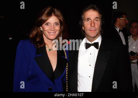 Henry Winkler und Stacey Weitzman um die 1980er Jahre Credit: Ralph Dominguez/MediaPunch Stockfoto