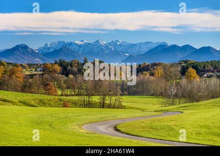 deutschland,bayern,oberbayern,kreis ebersberg,baiern,Kreis öd,Blick über das Glonntal zum kaisergebirge Stockfoto