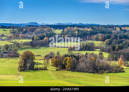 deutschland,bayern,oberbayern,Kreis ebersberg,baiern,Kreis Jakobesbaiern,Blick von der jakobskirche über das glonntal in Richtung mangfallgebirge und voralpen Stockfoto