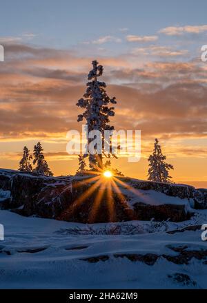 Sonnenuntergang auf dem särkitunturi, Berg bei muonio, lappland, finnland Stockfoto