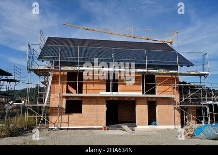 deutschland, bayern, oberbayern, altötting, Rohbau eines Einfamilienhauses, Backsteinbau, Gerüste Stockfoto