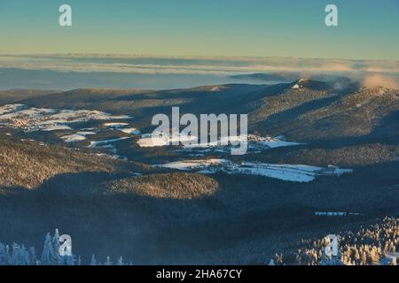 Blick auf einen sonnigen Tag vom Berg arber, bayerischer Wald, bayern, deutschland Stockfoto