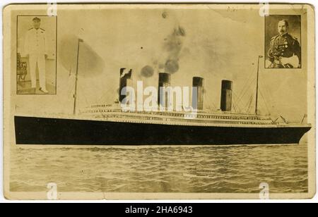 Postkarte mit der Titanic und ihrem Kapitän (linker Einsatz) Edward John Smith RD RNR (27. Januar 1850 – 15. April 1912); veröffentlicht um 1912 Stockfoto