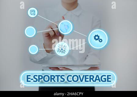 Inspiration zeigt Schild E Sports Abdeckung. Geschäftsidee Live-Berichterstattung über den neuesten Sportwettbewerb Broadcasting Lady in Uniform Standing Holding Stockfoto