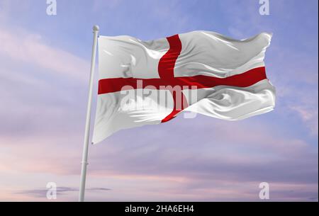 Flagge von County Prince George's, Maryland 1696-1963 , USA bei bewölktem Himmel Hintergrund bei Sonnenuntergang, Panoramablick, patriotisches Konzept über Prince George's A Stockfoto