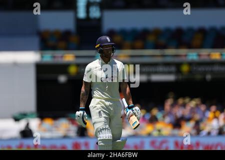 Brisbane, Großbritannien. 11th Dez 2021. Ben Stokes aus England wird am 12/11/2021 in Brisbane, Großbritannien, entlassen und gefangen genommen. (Foto von Patrick Hoelscher/News Images/Sipa USA) Quelle: SIPA USA/Alamy Live News Stockfoto