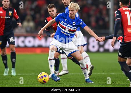 Genua, Italien. 10th Dez 2021. Morten Thorsby (Sampdoria) während des italienischen "Serie A"-Spiels zwischen Genua 1-3 Sampdoria im Luigi Ferraris Stadium am 10. Dezember 2021 in Genua, Italien. Quelle: Maurizio Borsari/AFLO/Alamy Live News Stockfoto